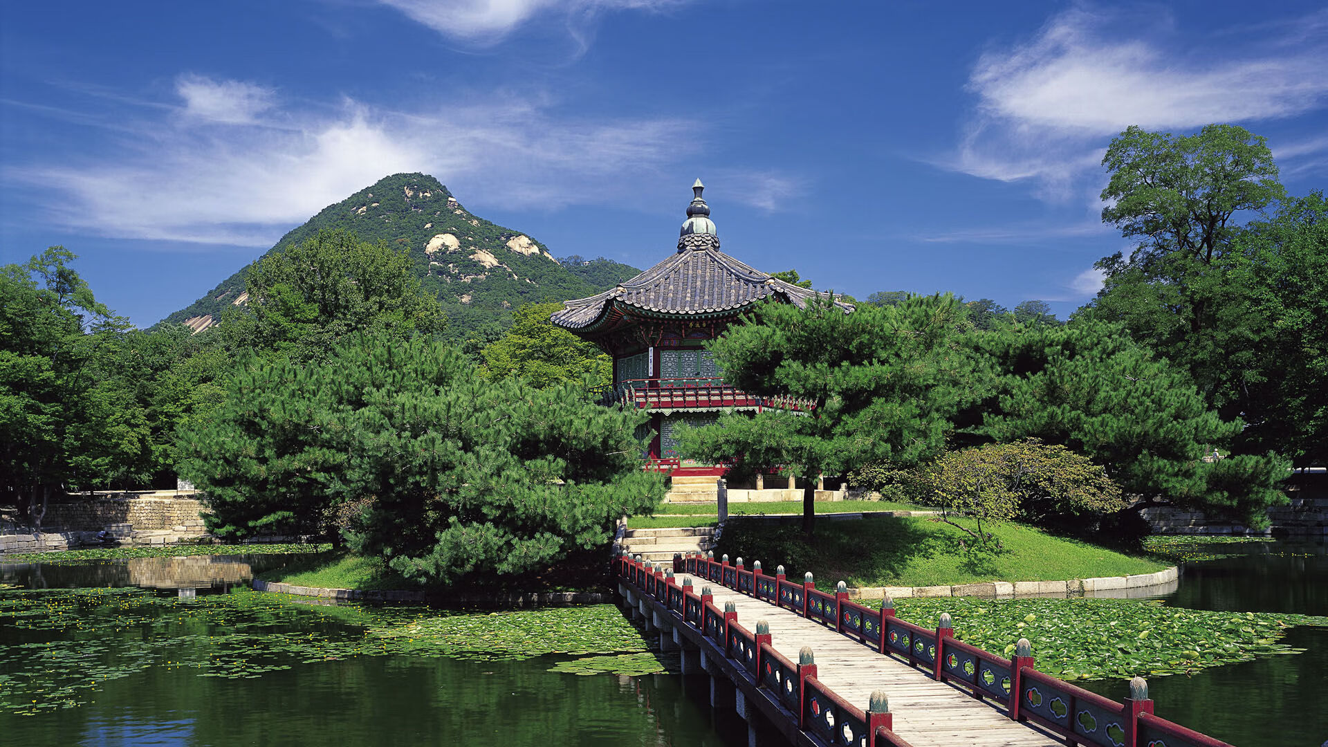 尤文图斯主场大胜罗马，连续多轮双杀强势登顶，尤文图斯对罗马视频