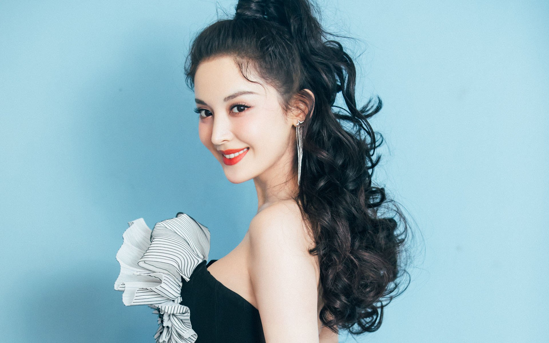 中国女篮强调攻守两端的节奏控制，中国女篮虽败犹荣